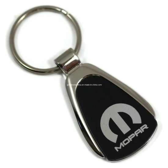 Kundenspezifischer Schlüsselanhänger aus Metall mit geprägtem Logo in Antik-Bronze-Finish