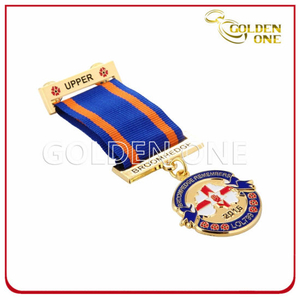 Vergoldetes Militärmedaillenabzeichen aus weicher Emaille mit Lanyard