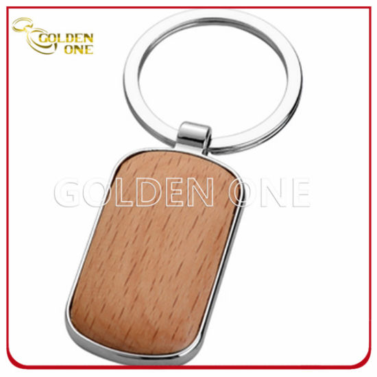 Personalisierter, gravierter Schlüsselanhänger aus Holz mit gebürstetem Metall