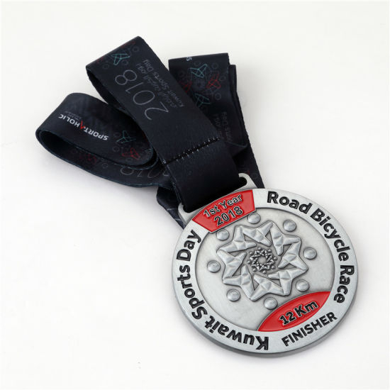 Benutzerdefinierte 2D-gravierte Soft Emaille Fun Ride Metallmedaille