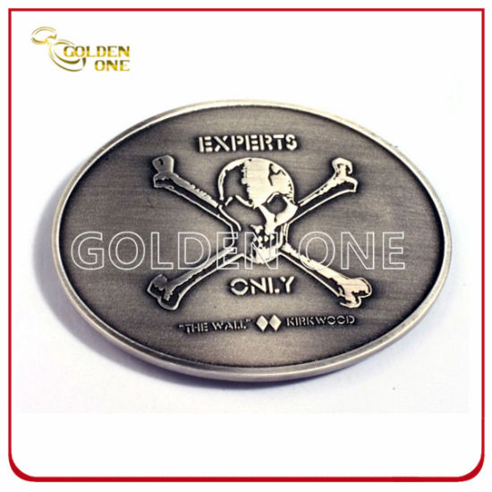 Antike Gürtelschnalle aus splitterbeschichtetem, geprägtem Metall für Souvenirs