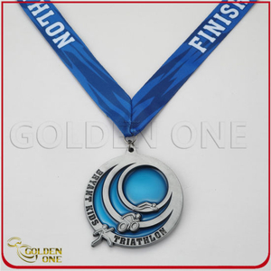 Kundenspezifische Triathlon-Veranstaltung transparente Farbe Antik-Silber-Medaille