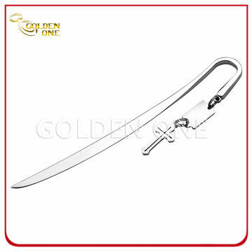 Lesezeichen aus vernickeltem Metall im Modestil mit Kruzifix