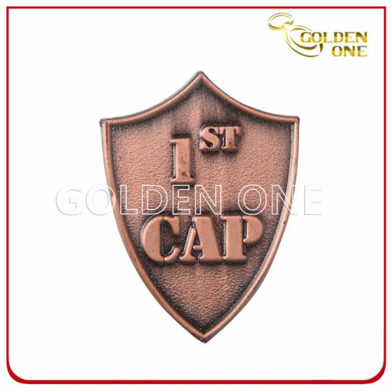 Antike verkupferte Anstecknadel aus geprägtem Eisenmetall