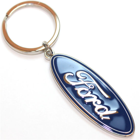 Schlüsselanhänger aus Metall mit geprägtem Logo aus weicher Emaille