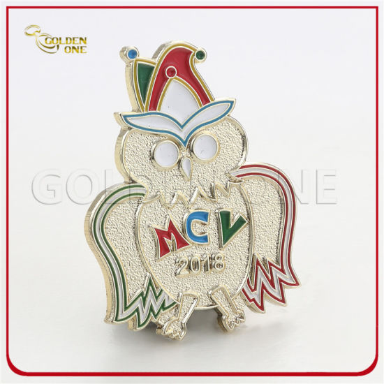 Ausgefallenes Design Günstige harte Emaille Glitter Anstecknadel