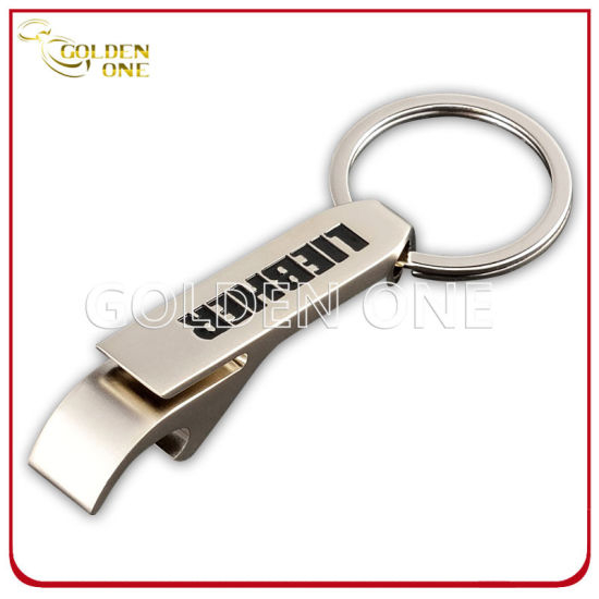 Flaschenöffner-Schlüsselanhänger aus Metall mit individueller Prägung und Füllung