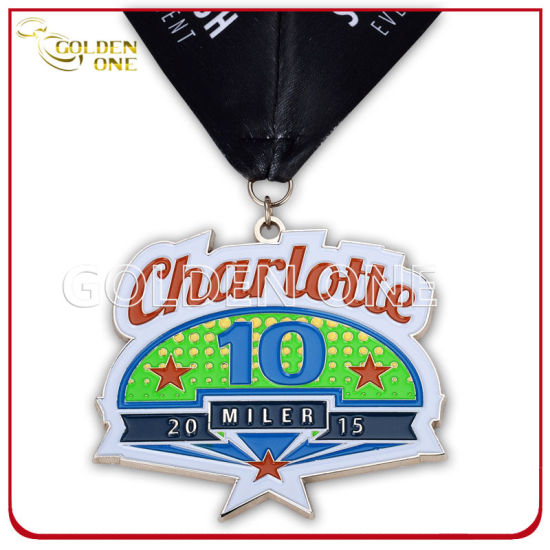 Kundenspezifische Medaille für Laufaktivitäten mit Nickel-Finish und weicher Emaille